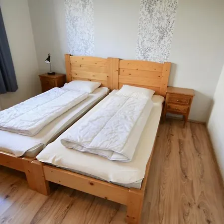 Holzheimer Hutte - *
